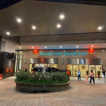 Ringko Service Apartments At Berjaya Times Square Kl Kuala Lumpur Exteriör bild